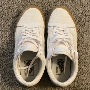 Vans white leather old skool gum sole size 8